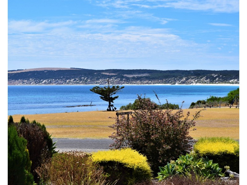 53 Hamilton Drive, Emu Bay SA 5223