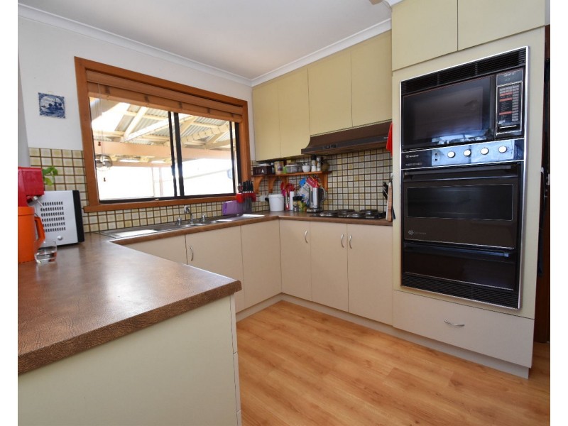 16 Flinders Avenue, Kingscote SA 5223