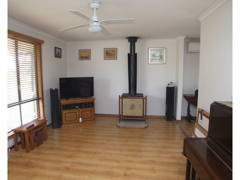 16 Flinders Avenue, Kingscote SA 5223