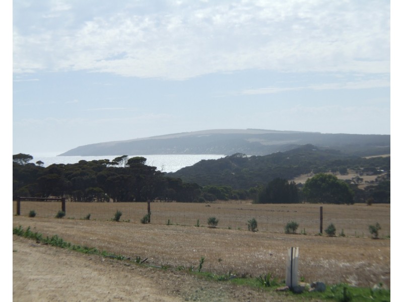 65 Porter Road, Emu Bay SA 5223