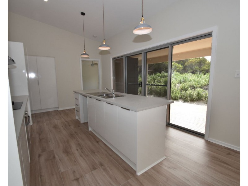2-4 Cassini Road, Island Beach SA 5222