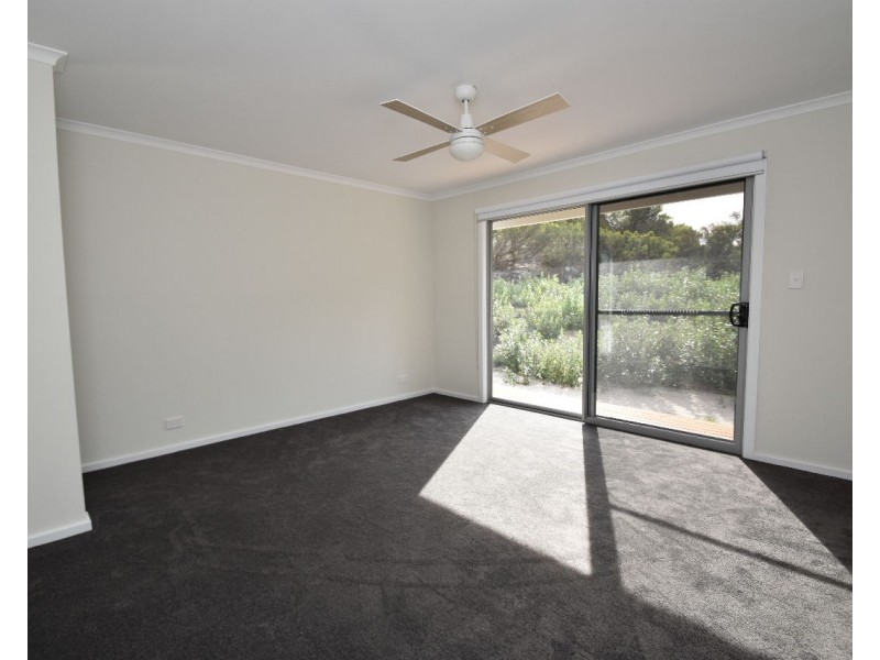 2-4 Cassini Road, Island Beach SA 5222