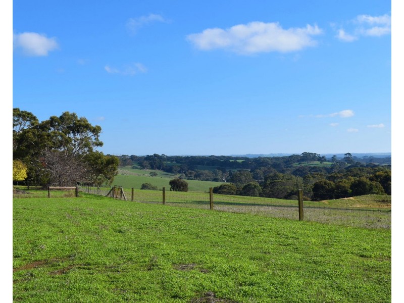 114 Bark Hut Road, Macgillivray SA 5223