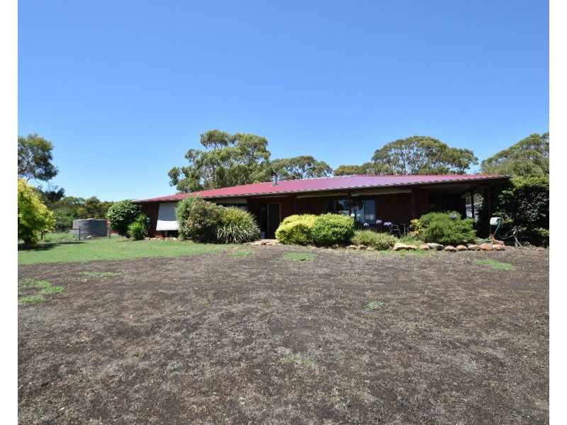 114 Bark Hut Road, Macgillivray SA 5223
