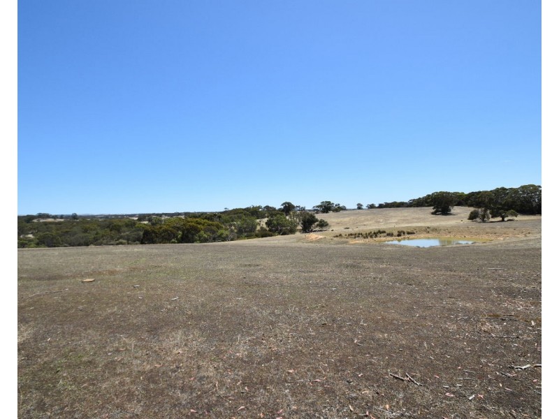 114 Bark Hut Road, Macgillivray SA 5223
