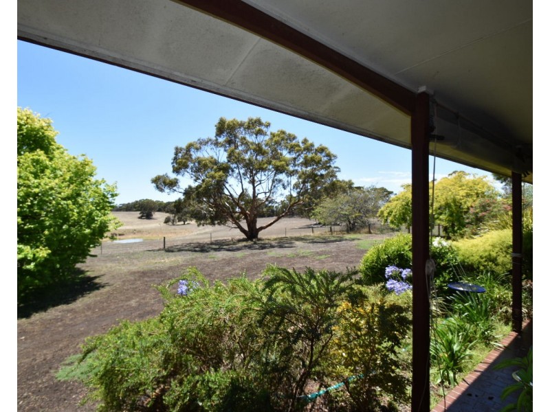 114 Bark Hut Road, Macgillivray SA 5223