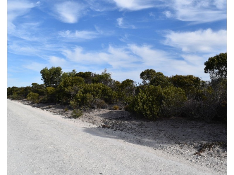 9 Main Street, Sapphiretown SA 5222