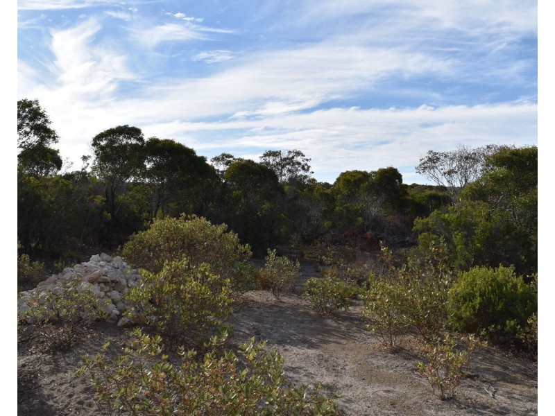 9 Main Street, Sapphiretown SA 5222