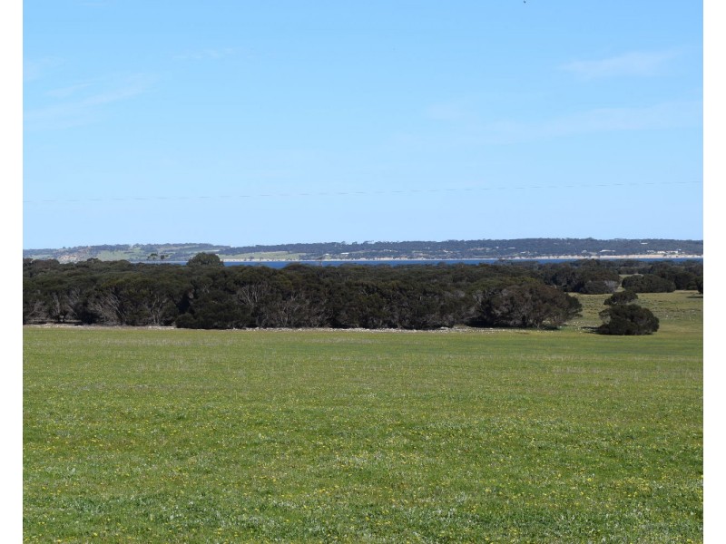 106 Rhynne road, Bay Of Shoals SA 5223