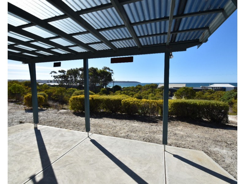 11 Flinders Grove, Island Beach SA 5222