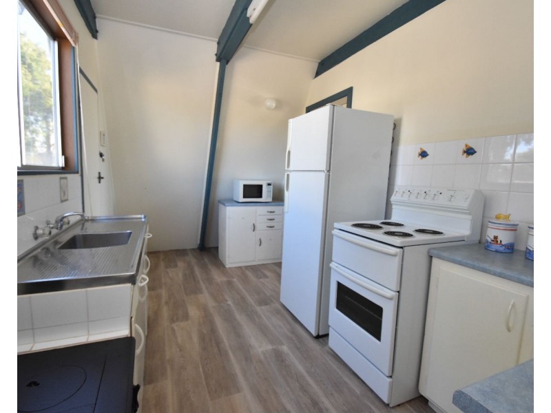 11 Flinders Grove, Island Beach SA 5222