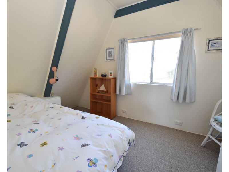 11 Flinders Grove, Island Beach SA 5222