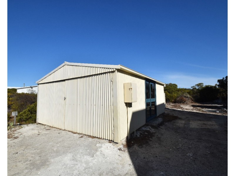 11 Flinders Grove, Island Beach SA 5222