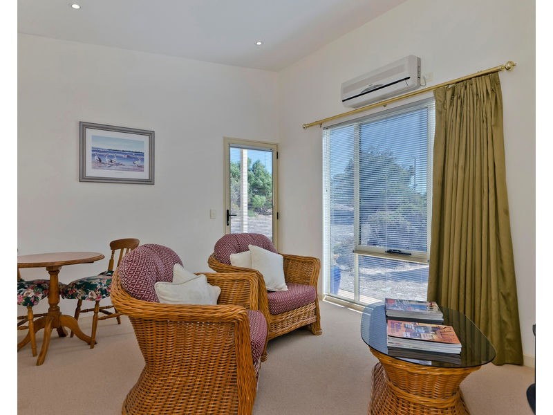 8A and 8B Karatta Terrace, Penneshaw SA 5222