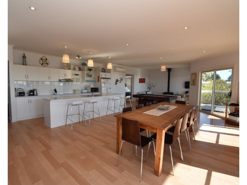 7 Flinders Grove, Island Beach SA 5222