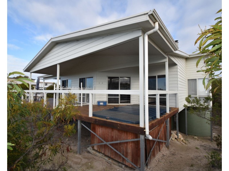 7 Flinders Grove, Island Beach SA 5222