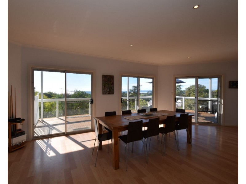 7 Flinders Grove, Island Beach SA 5222