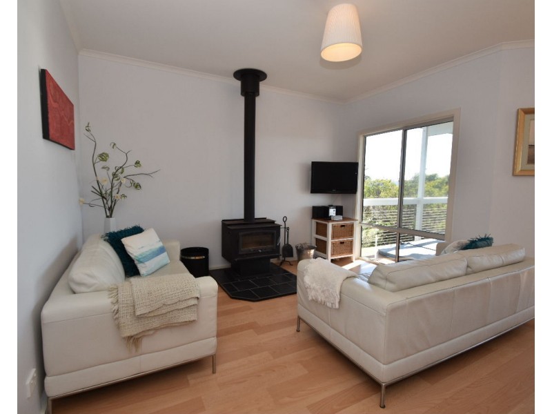 7 Flinders Grove, Island Beach SA 5222