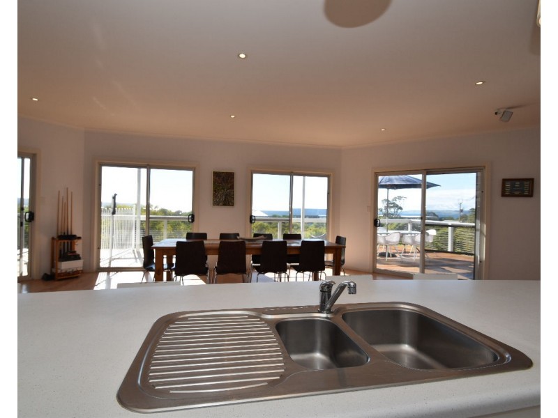 7 Flinders Grove, Island Beach SA 5222