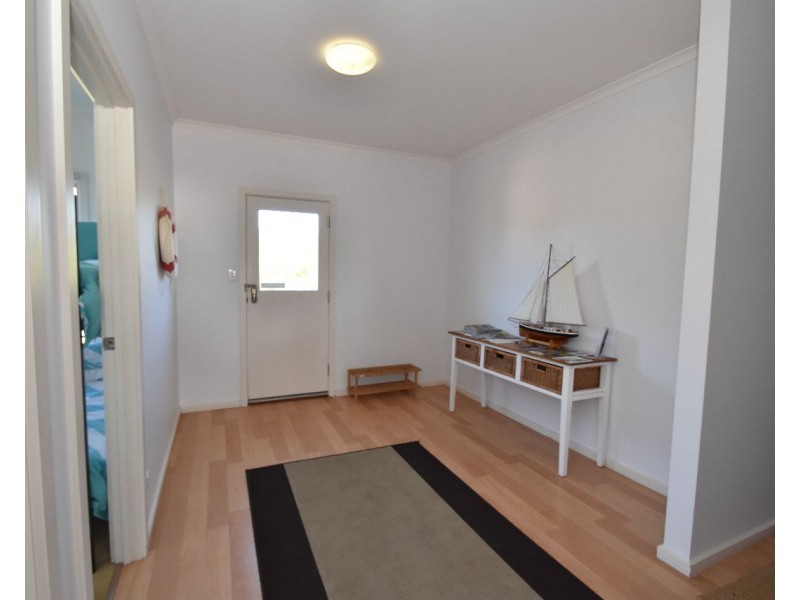 7 Flinders Grove, Island Beach SA 5222