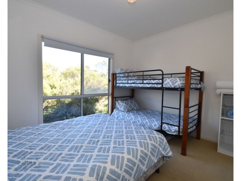 7 Flinders Grove, Island Beach SA 5222