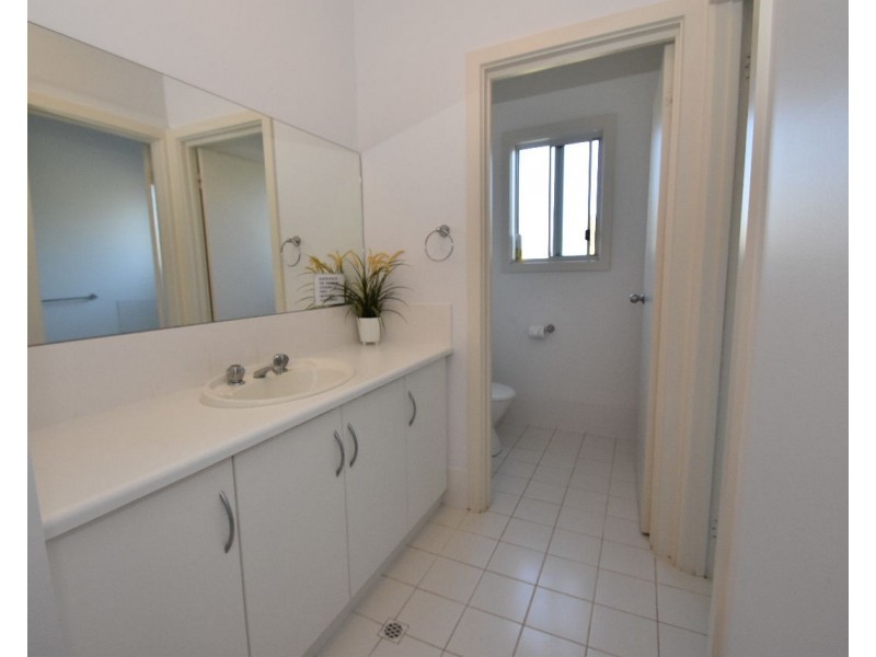 7 Flinders Grove, Island Beach SA 5222