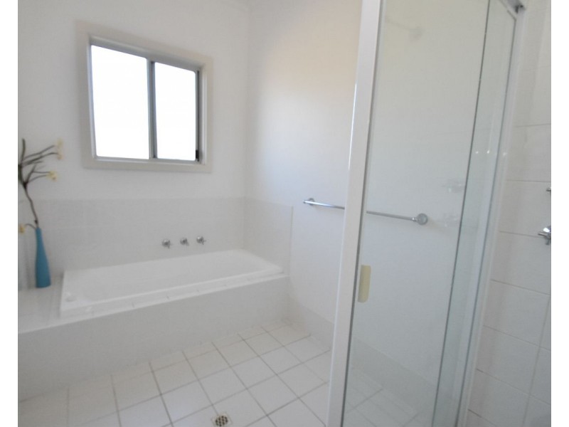 7 Flinders Grove, Island Beach SA 5222