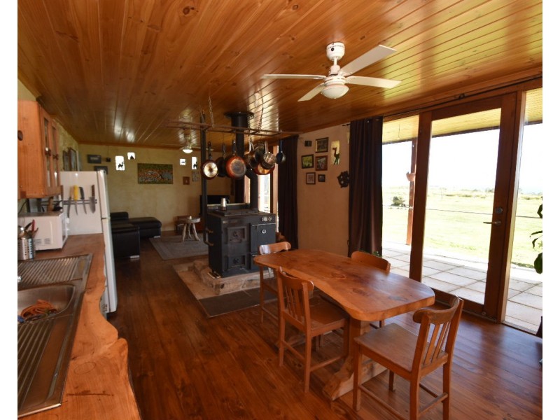 24 Frank Road, Penneshaw SA 5222