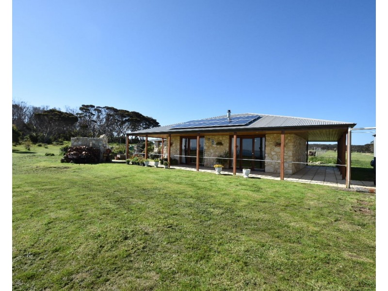 24 Frank Road, Penneshaw SA 5222