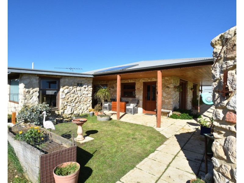 24 Frank Road, Penneshaw SA 5222