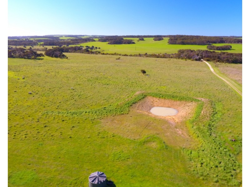 24 Frank Road, Penneshaw SA 5222