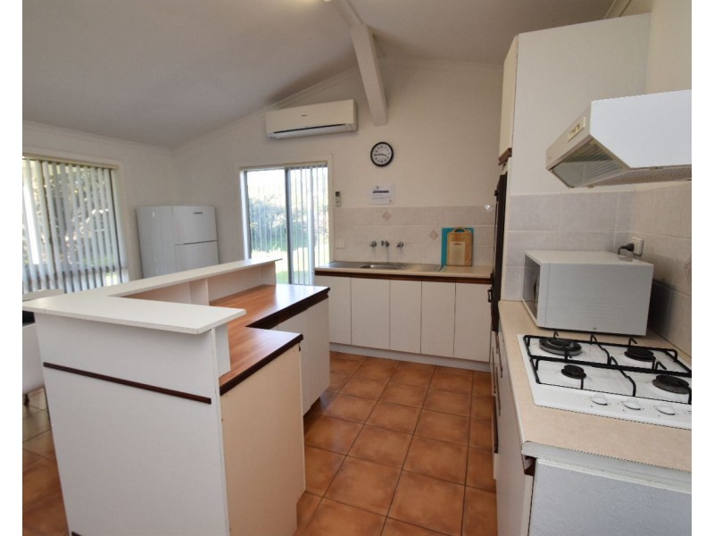 18 Pennington road, Island Beach SA 5222