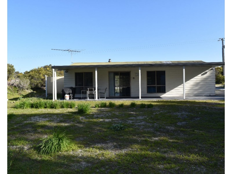 18 Pennington road, Island Beach SA 5222