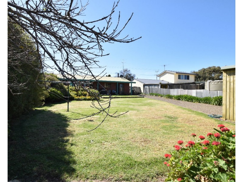 17 Flinders Avenue, Kingscote SA 5223
