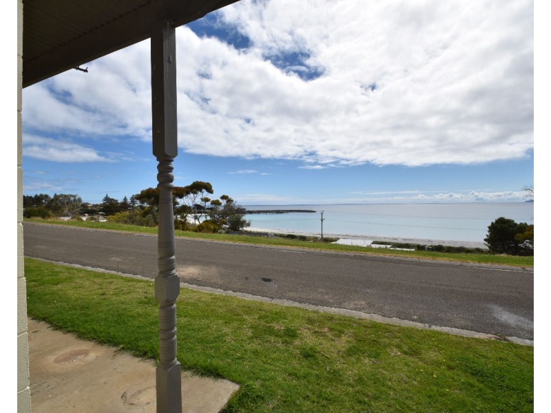16 Flinders Terrace, Penneshaw SA 5222