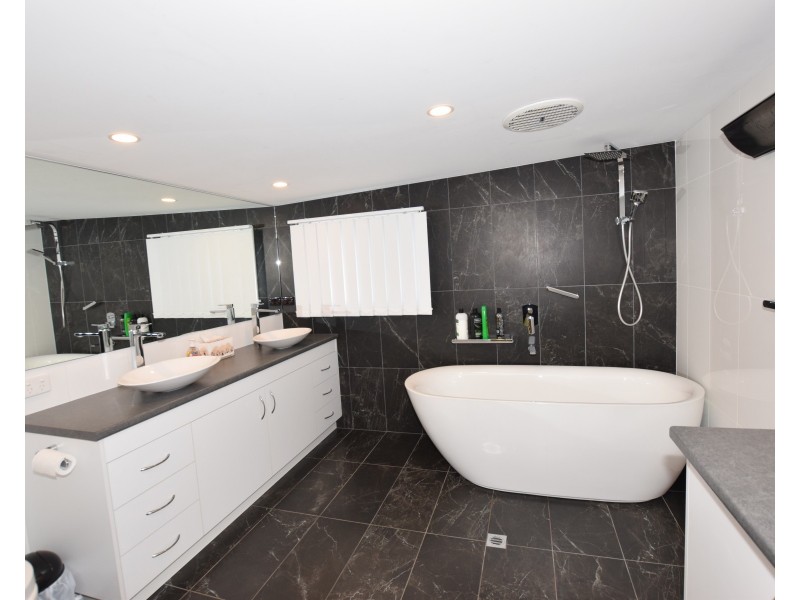 3 Moreanda Av, American River SA 5221