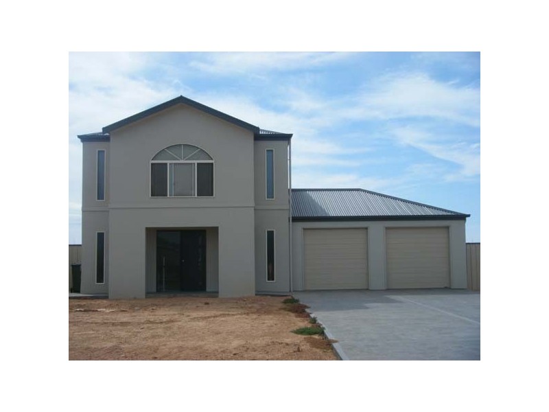 13 Hazel Street, Moonta Bay SA 5558