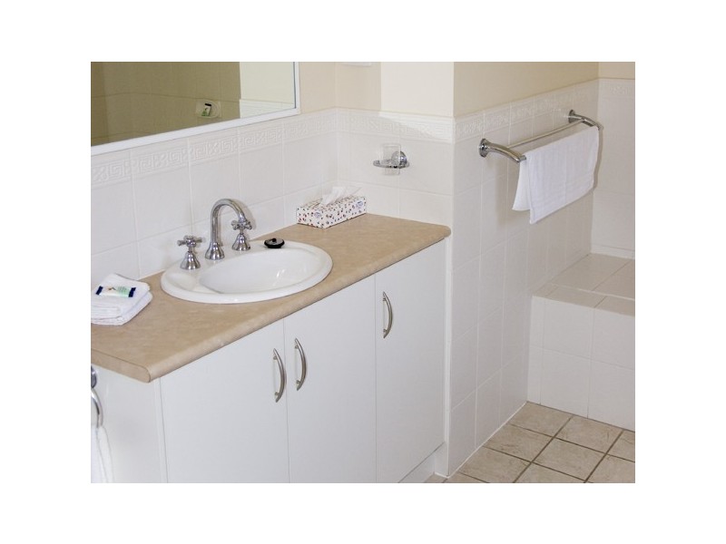 2 Hughes Avenue, Moonta Bay SA 5558