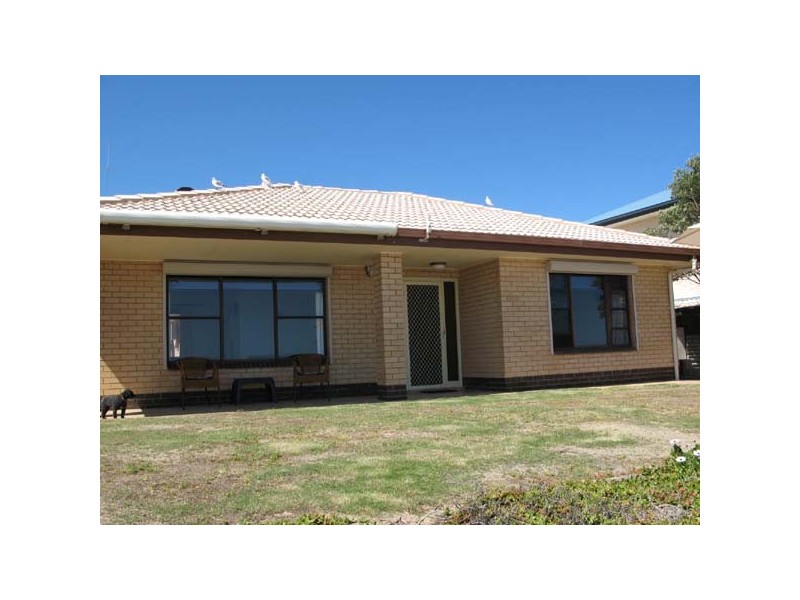 3 Queen Place, Moonta Bay SA 5558