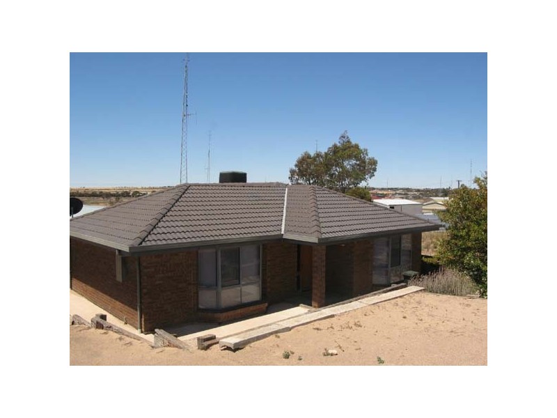 25 Victoria Street, Moonta Bay SA 5558