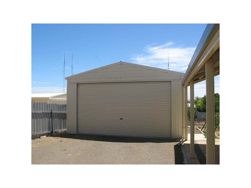 25 Victoria Street, Moonta Bay SA 5558