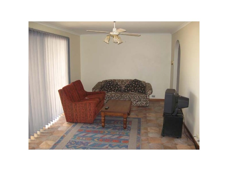 25 Victoria Street, Moonta Bay SA 5558