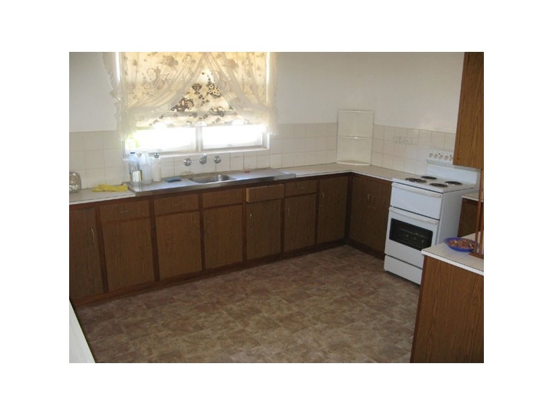 24 Milne Terrace, Moonta SA 5558