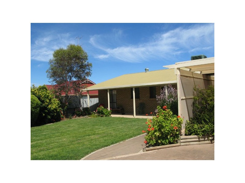8 Highview Grove, Moonta Bay SA 5558
