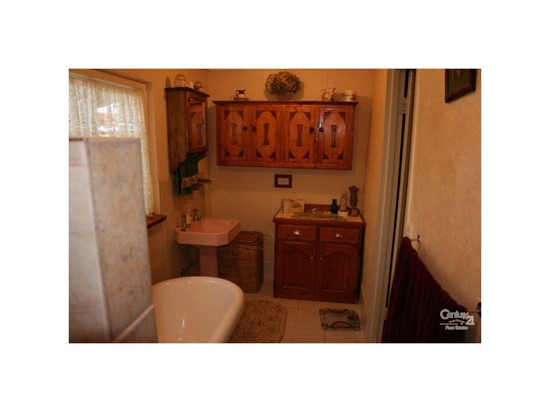 329 Derrington Terrace, Moonta SA 5558