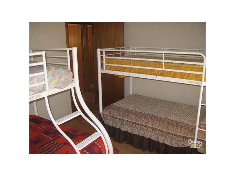 17 Monmouth Street, Moonta Bay SA 5558