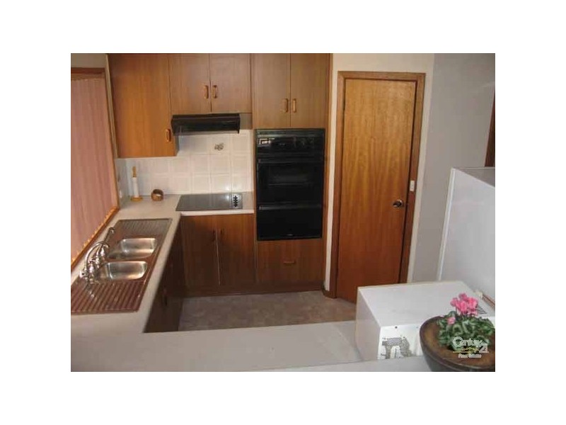 3 Kemp Place, Moonta Bay SA 5558