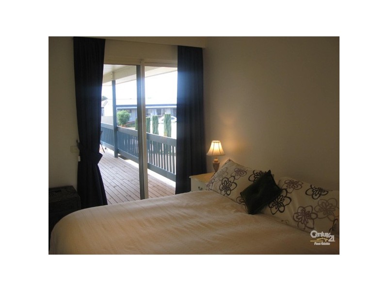 8 Loller Street, Moonta Bay SA 5558