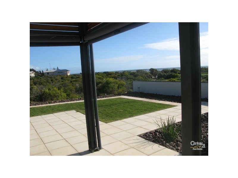 4 Cambridge Street, Moonta Bay SA 5558