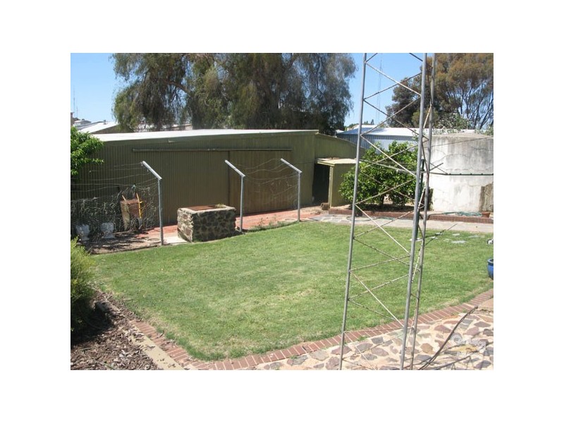 20 Robert Street, Moonta SA 5558